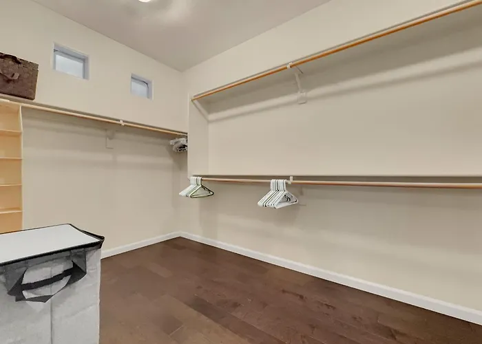 Cline Holiday home *